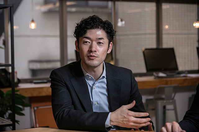 ツバイソ株式会社 取締役 地主 晋弥